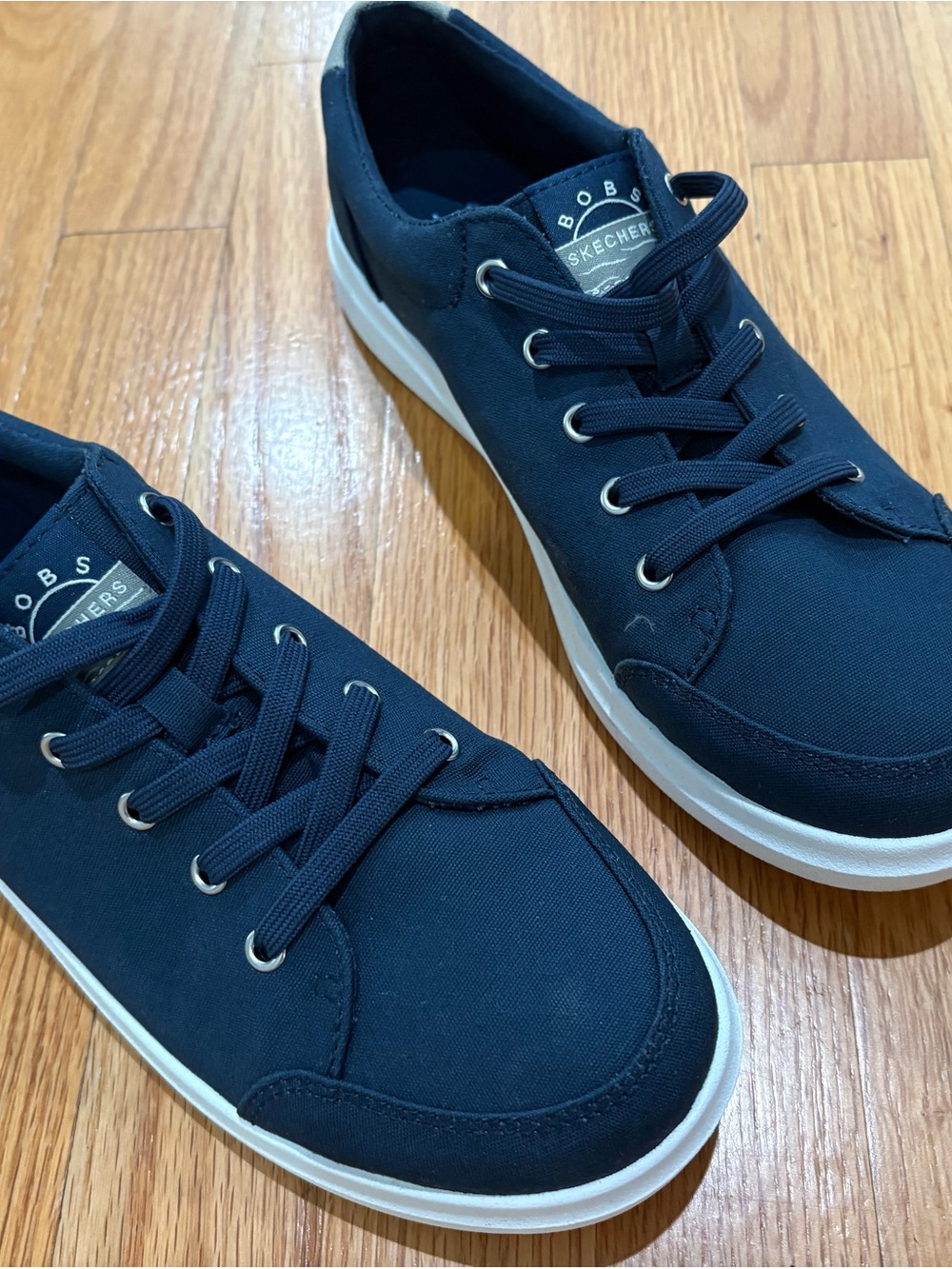 Women’s Sketchers Size 9 - Picture 3 of 4